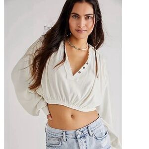 We The Free 3-Button Cropped Poet’s Top in Off-White size Medium